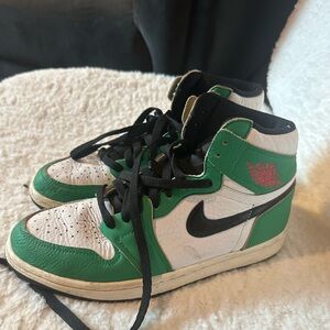 Wmns Air Jordan 1 Retro High OG 'Lucky Green